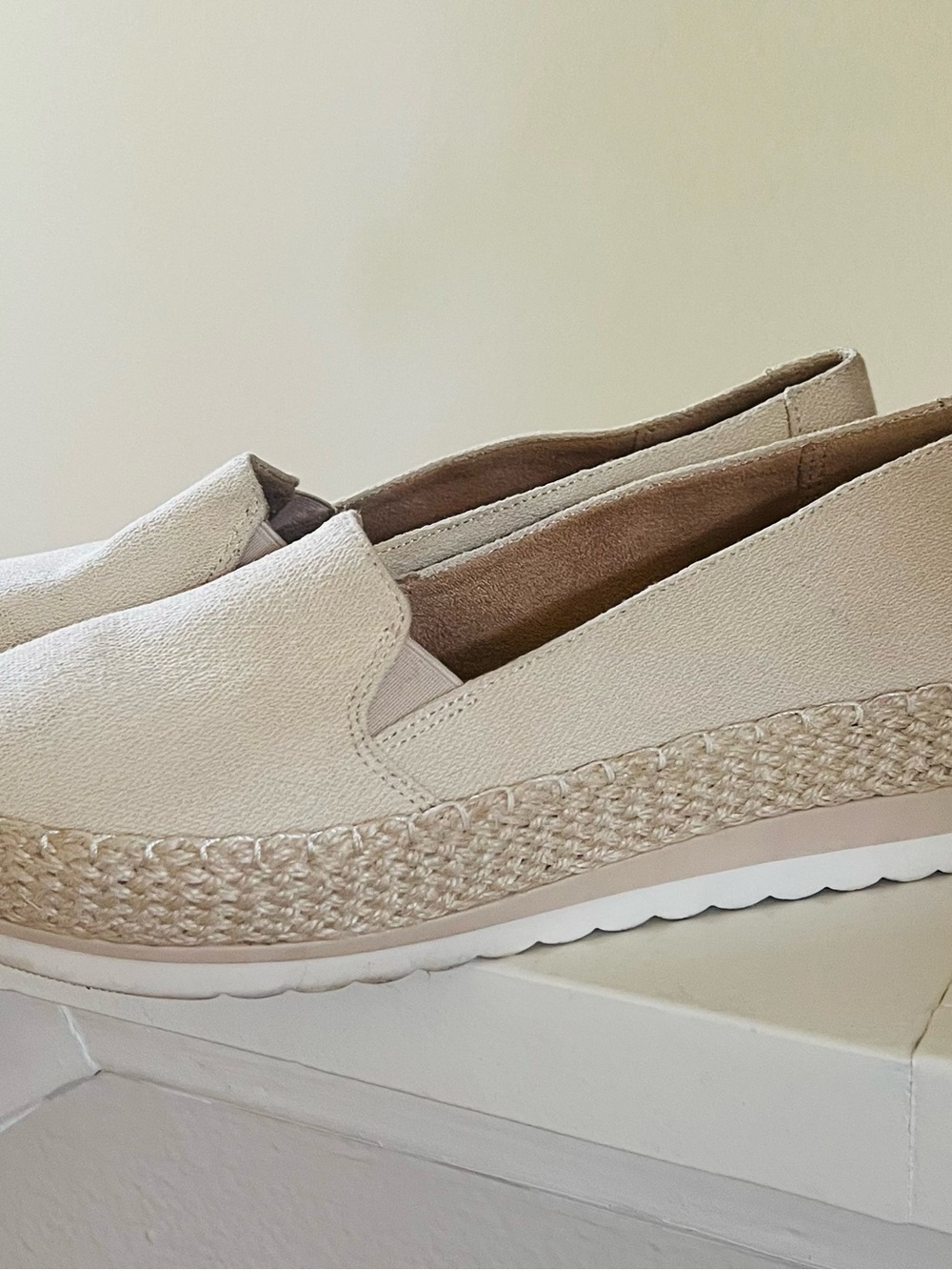 Dr. Scholl's Cream Slip-On Espadrille Platform